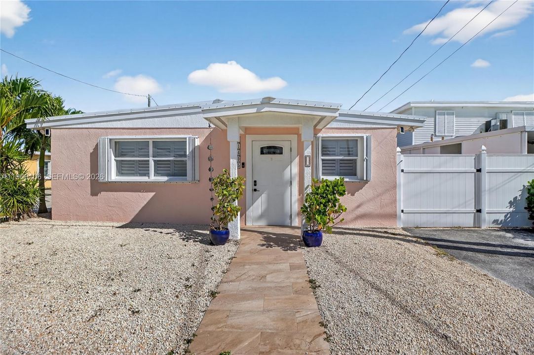 For Sale: $534,999 (2 beds, 2 baths, 1232 Square Feet)
