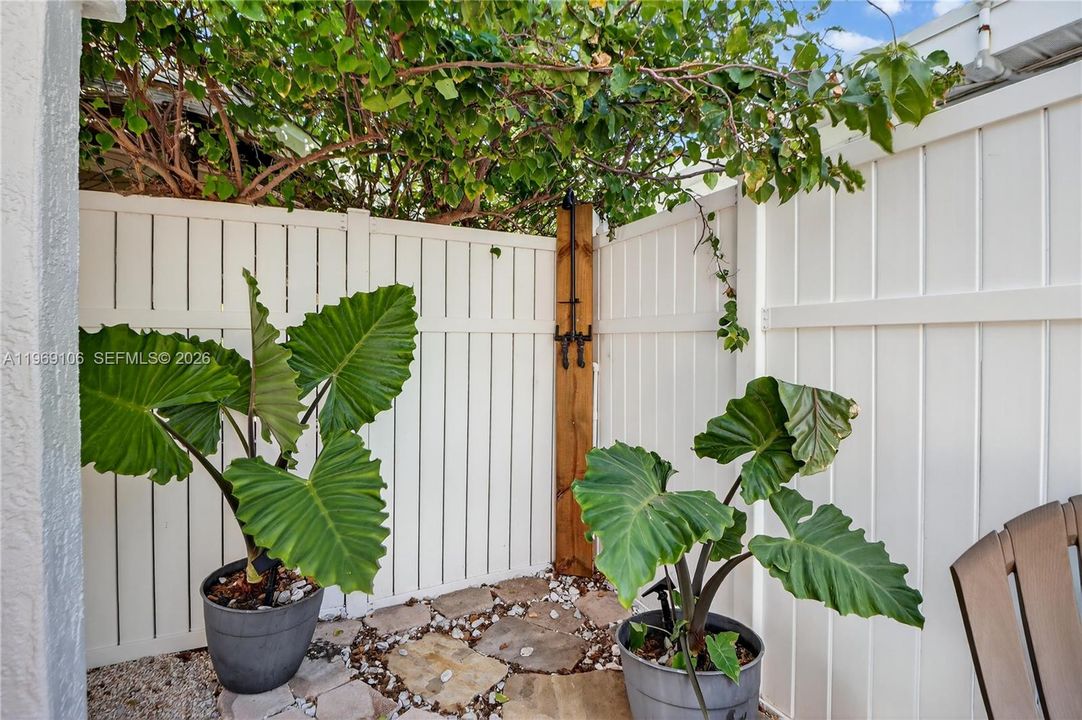 For Sale: $534,999 (2 beds, 2 baths, 1232 Square Feet)