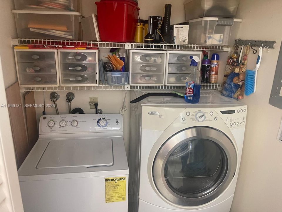 For Sale: $350,000 (2 beds, 2 baths, 1235 Square Feet)