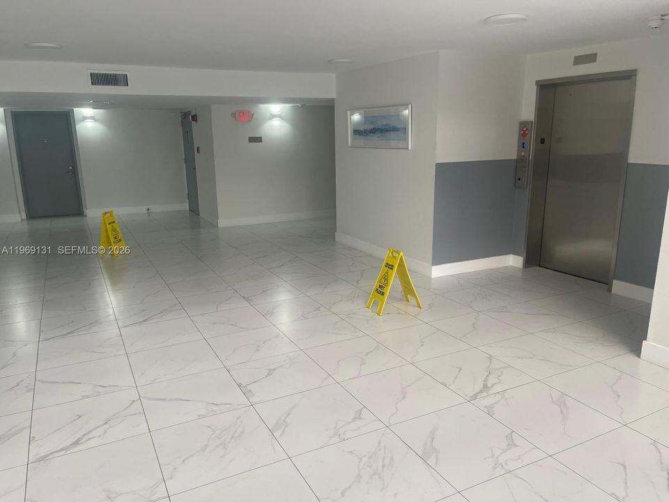For Sale: $350,000 (2 beds, 2 baths, 1235 Square Feet)
