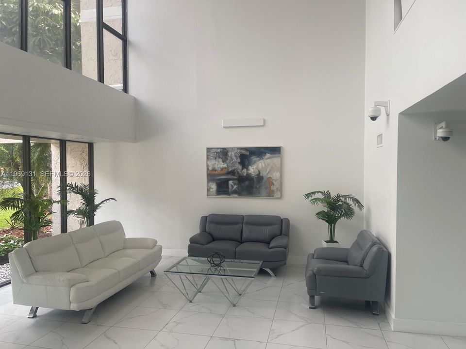 For Sale: $350,000 (2 beds, 2 baths, 1235 Square Feet)