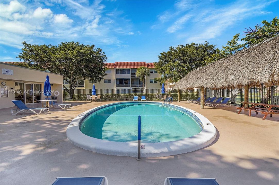 Active With Contract: $83,000 (2 beds, 2 baths, 850 Square Feet)