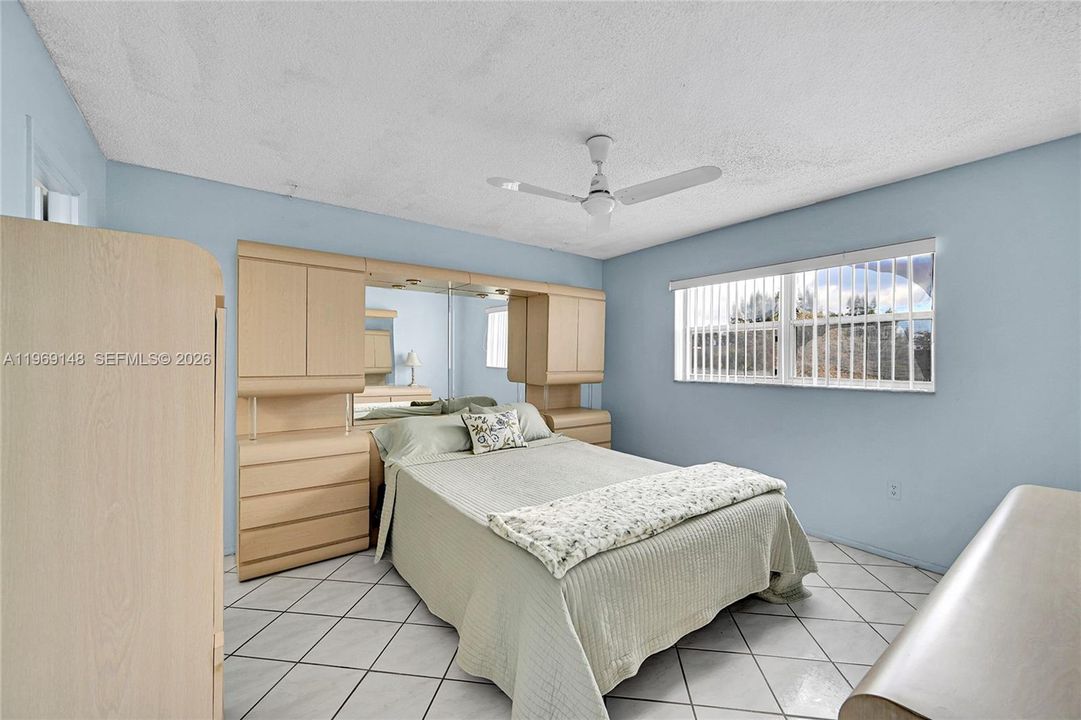 Active With Contract: $83,000 (2 beds, 2 baths, 850 Square Feet)