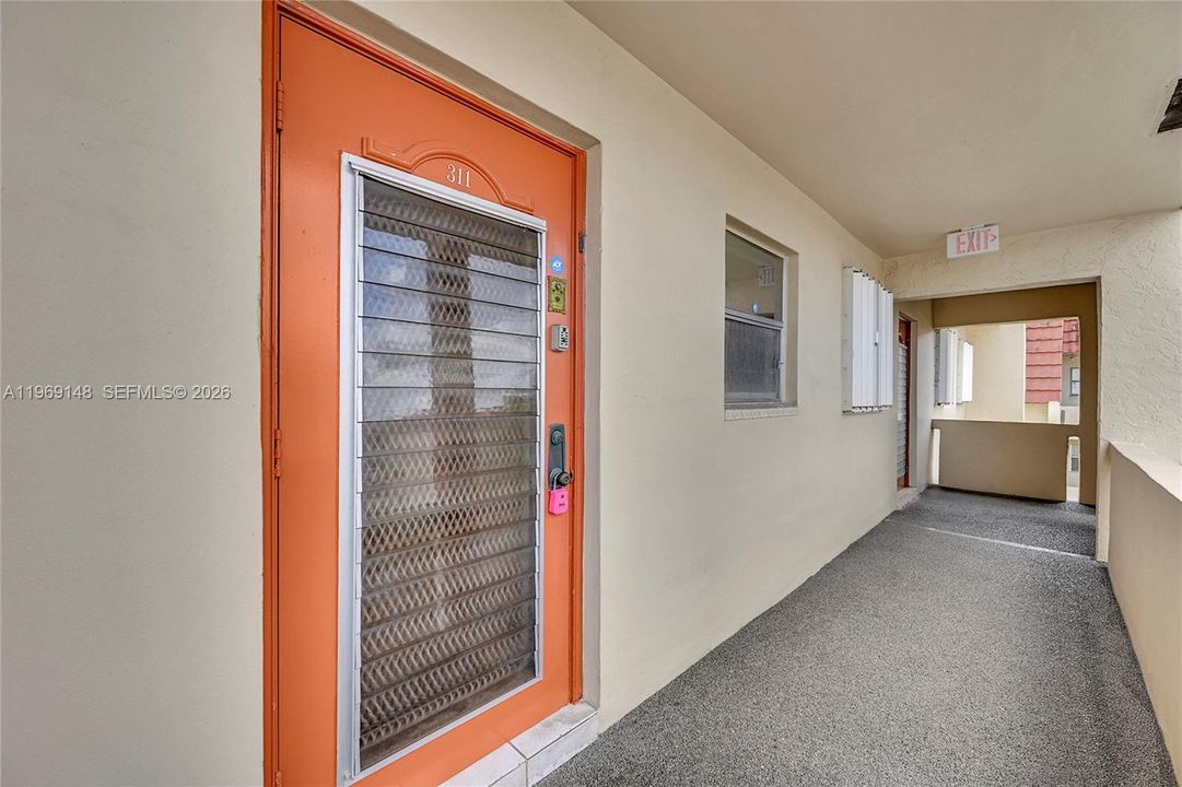 Active With Contract: $83,000 (2 beds, 2 baths, 850 Square Feet)