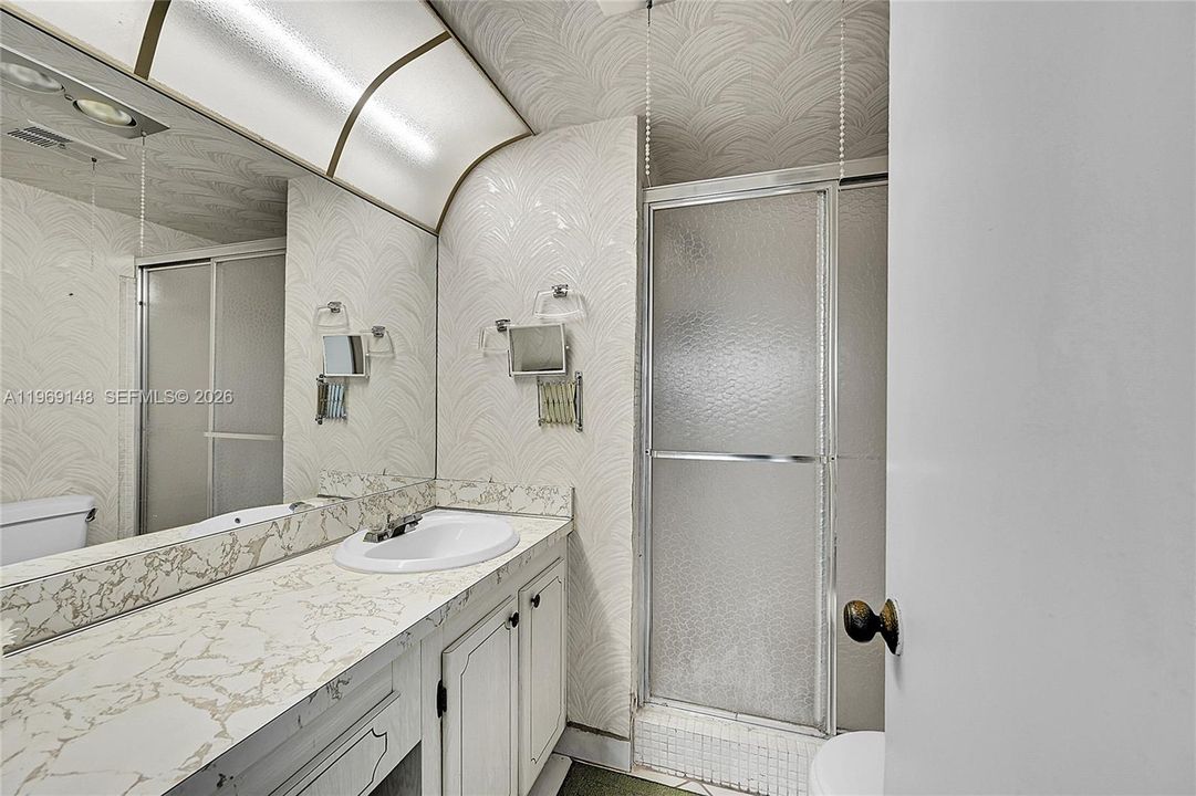 Active With Contract: $83,000 (2 beds, 2 baths, 850 Square Feet)