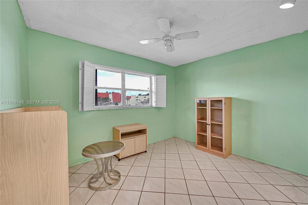 Active With Contract: $83,000 (2 beds, 2 baths, 850 Square Feet)