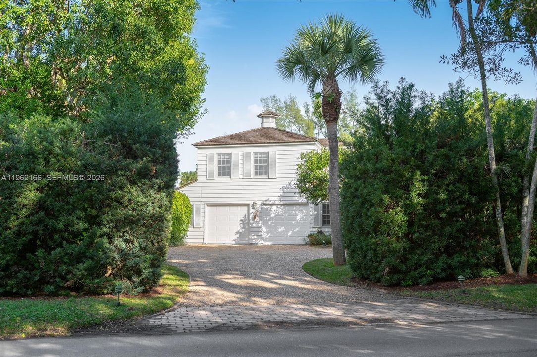 Vendido Recientemente: $5,850,000 (4 camas, 4 baños, 3830 Pies cuadrados)