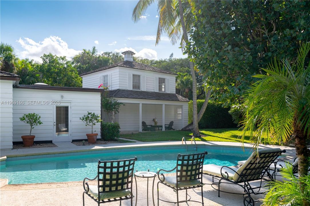 Vendido Recientemente: $5,850,000 (4 camas, 4 baños, 3830 Pies cuadrados)