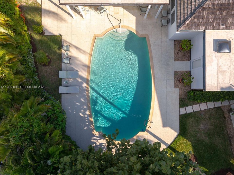 Vendido Recientemente: $5,850,000 (4 camas, 4 baños, 3830 Pies cuadrados)