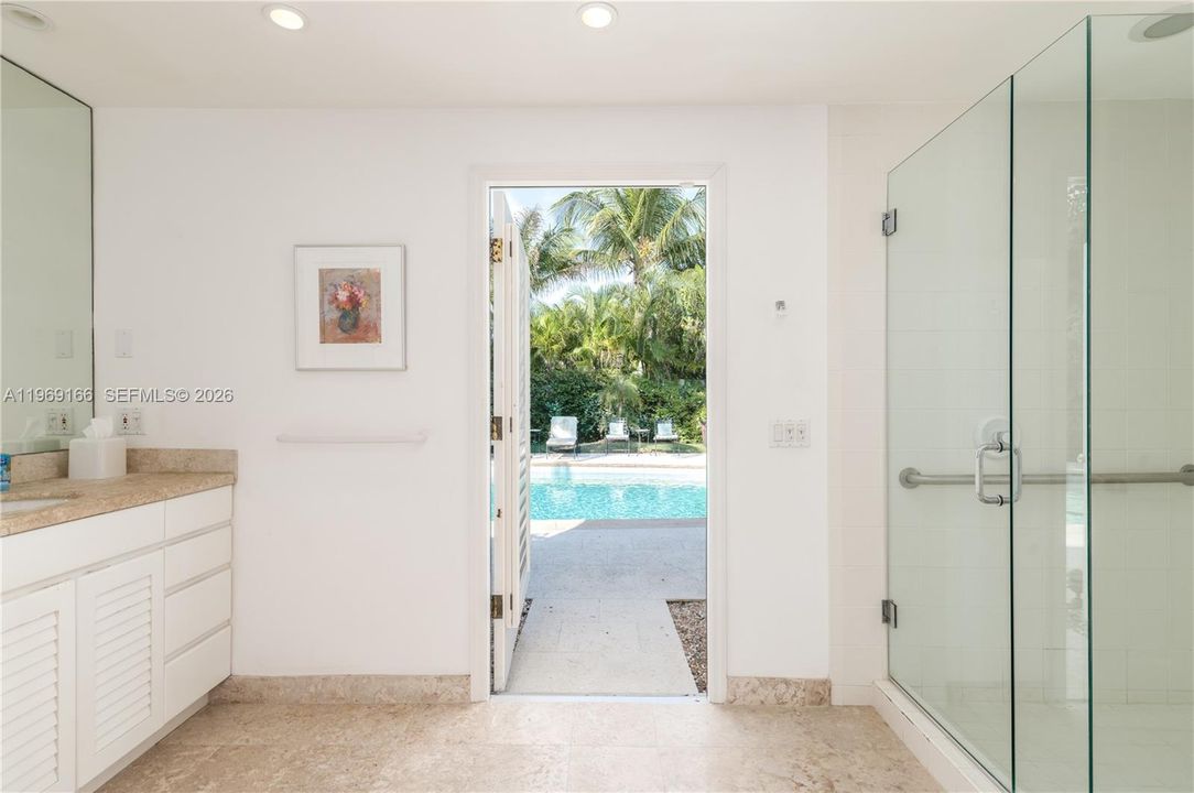 Vendido Recientemente: $5,850,000 (4 camas, 4 baños, 3830 Pies cuadrados)