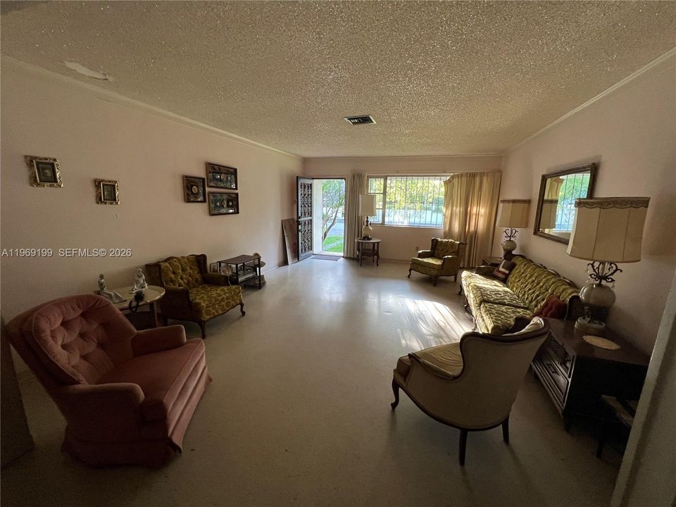 For Sale: $850,000 (2 beds, 2 baths, 1276 Square Feet)