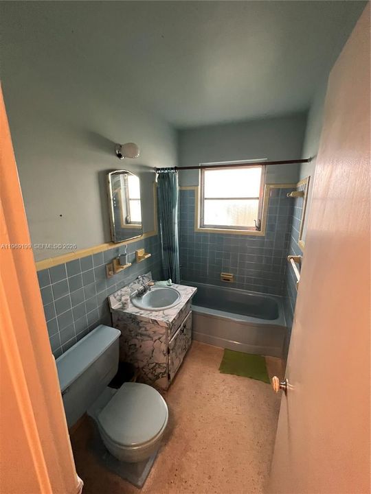 For Sale: $850,000 (2 beds, 2 baths, 1276 Square Feet)
