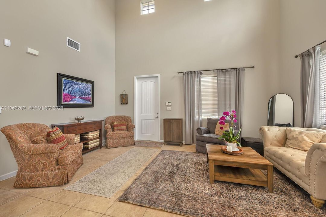 Recently Sold: $1,195,000 (6 beds, 4 baths, 3820 Square Feet)