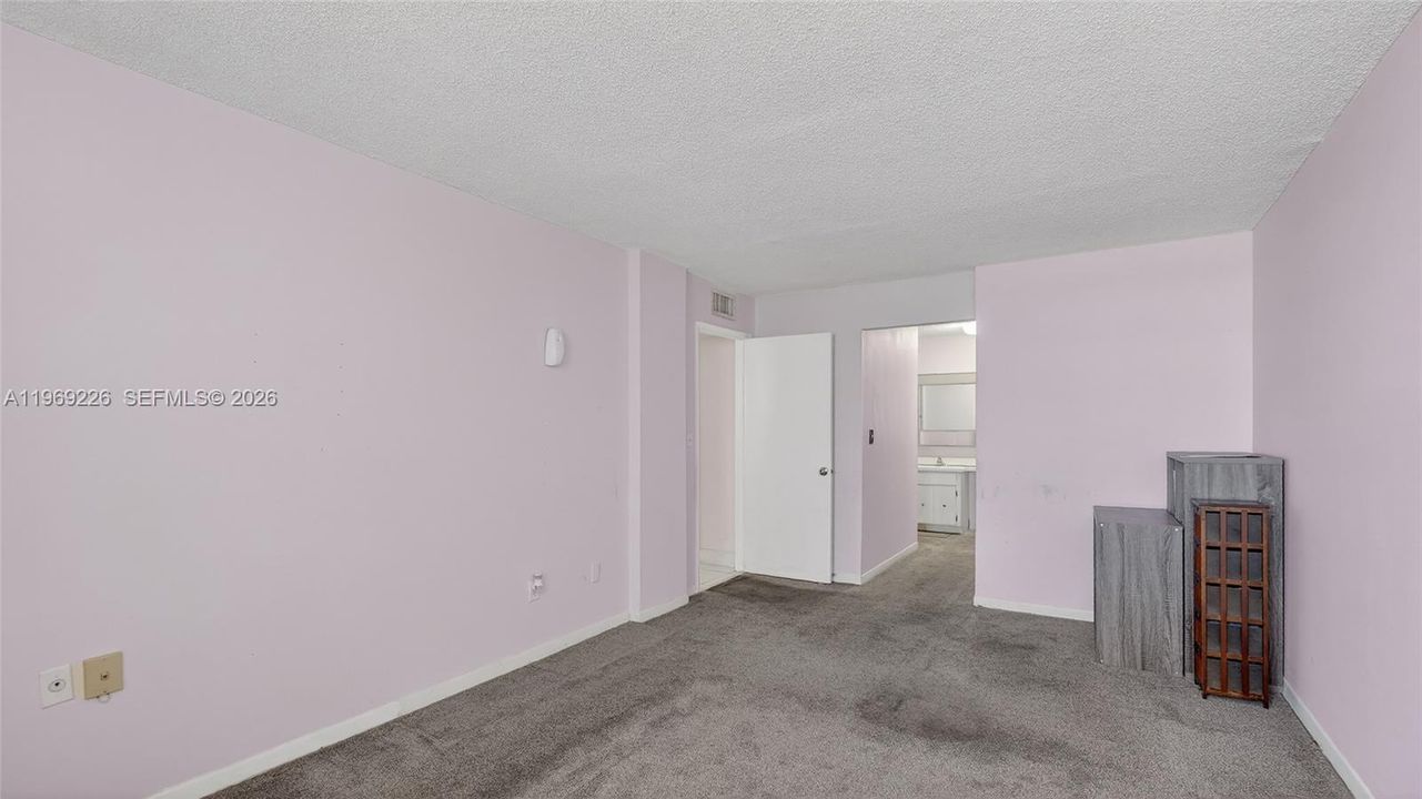 Activo con contrato: $238,000 (2 camas, 2 baños, 1110 Pies cuadrados)