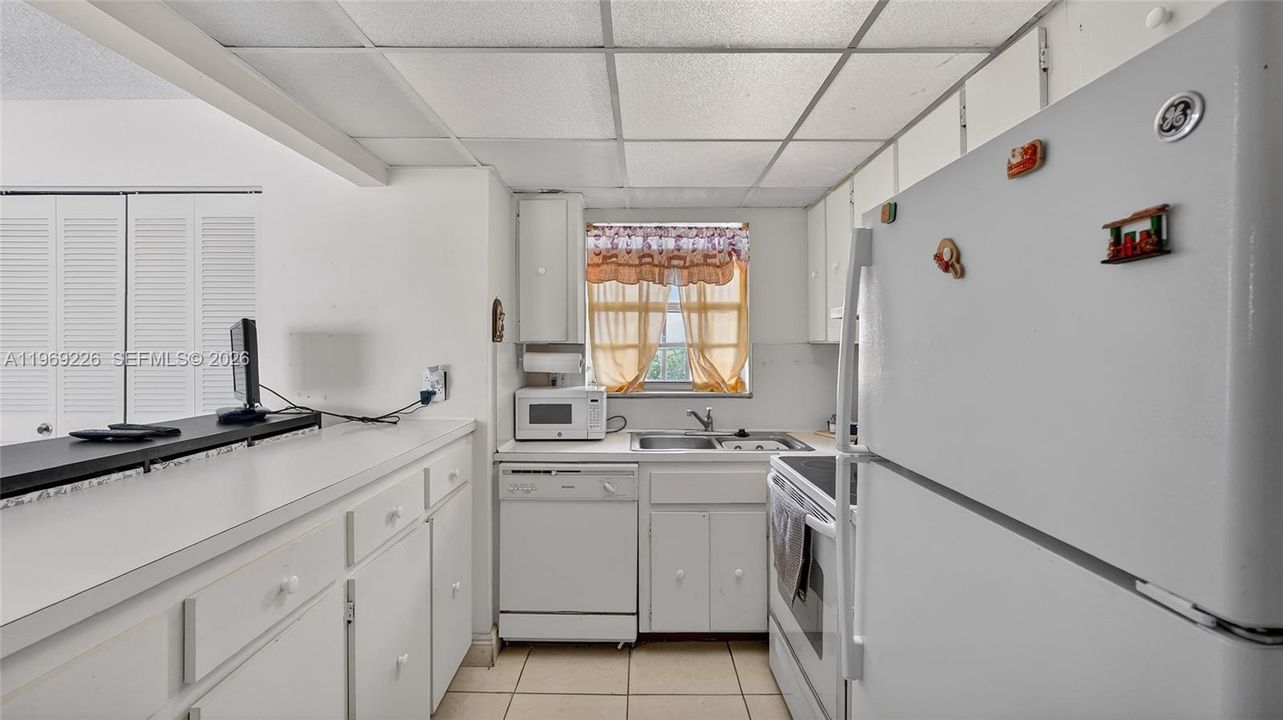 Activo con contrato: $238,000 (2 camas, 2 baños, 1110 Pies cuadrados)