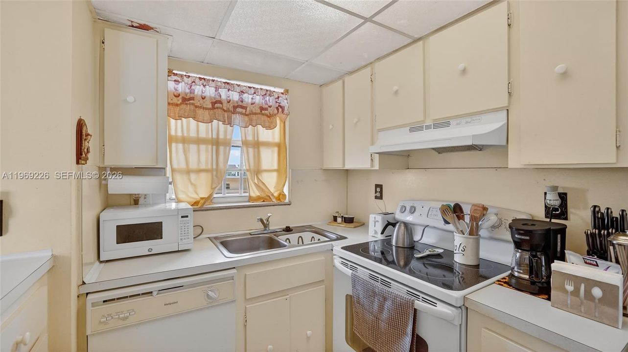 Activo con contrato: $238,000 (2 camas, 2 baños, 1110 Pies cuadrados)
