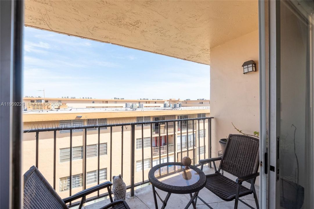 Activo con contrato: $238,000 (2 camas, 2 baños, 1110 Pies cuadrados)