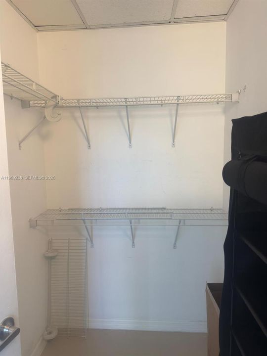 For Sale: $509,000 (1 beds, 1 baths, 597 Square Feet)