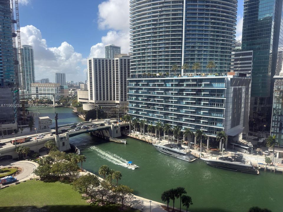 For Sale: $509,000 (1 beds, 1 baths, 597 Square Feet)