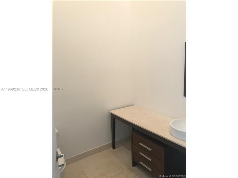 For Sale: $509,000 (1 beds, 1 baths, 597 Square Feet)