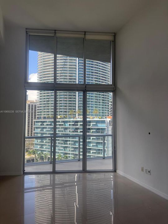 For Sale: $509,000 (1 beds, 1 baths, 597 Square Feet)