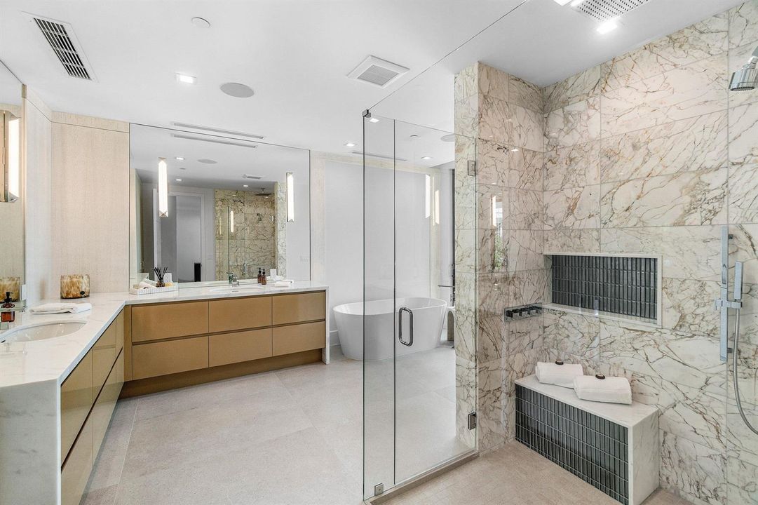 055-810PalmTrail-DelrayBeach-FL-33483-SM