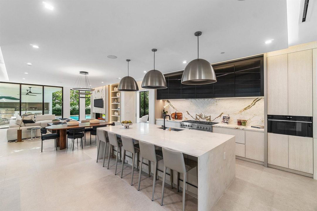 024-810PalmTrail-DelrayBeach-FL-33483-SM