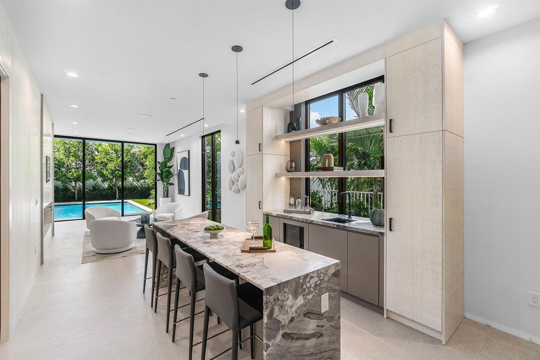 010-810PalmTrail-DelrayBeach-FL-33483-SM