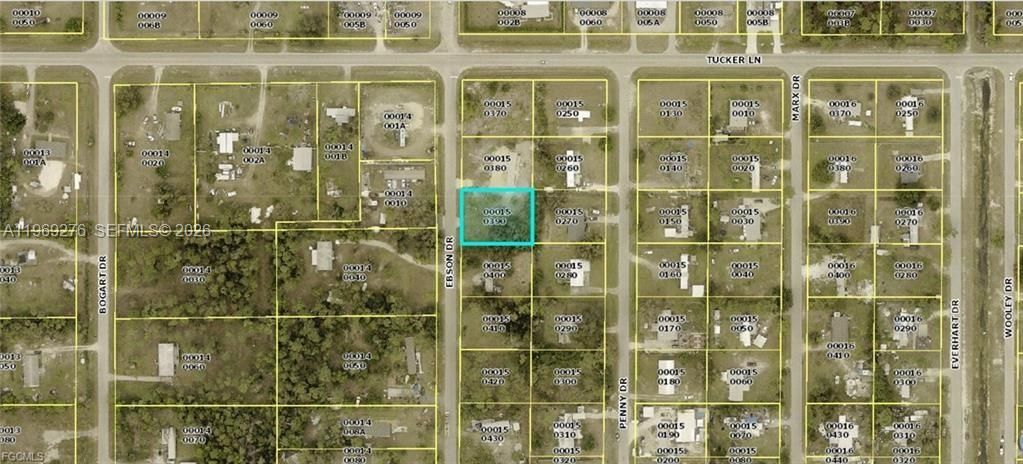 На продажу: $41,999 (0.32 acres)