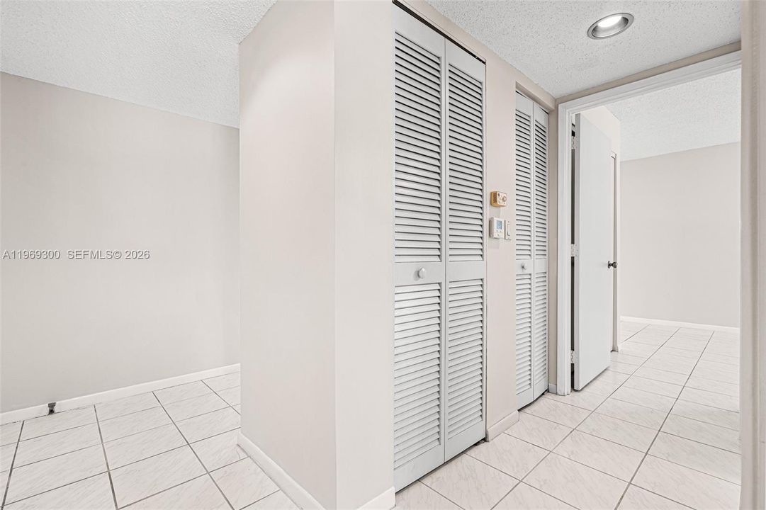 Под контрактом: $224,900 (2 спален, 2 ванн, 1460 Квадратных фут)