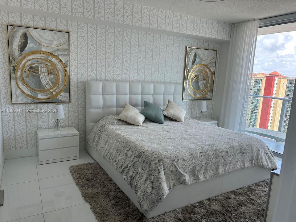 For Sale: $1,210,000 (2 beds, 3 baths, 1541 Square Feet)