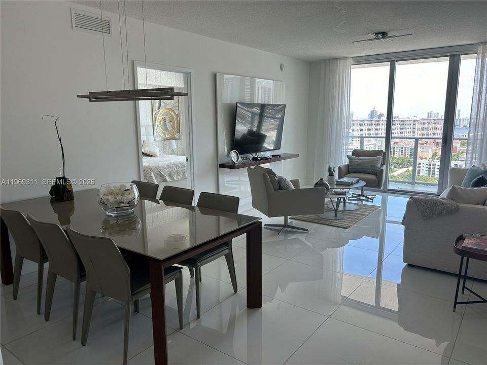For Sale: $1,210,000 (2 beds, 3 baths, 1541 Square Feet)