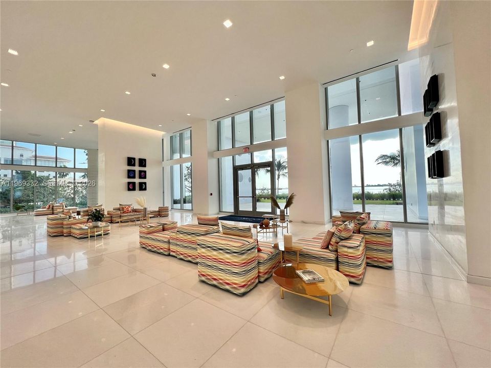 Activo con contrato: $1,300,000 (2 camas, 2 baños, 955 Pies cuadrados)