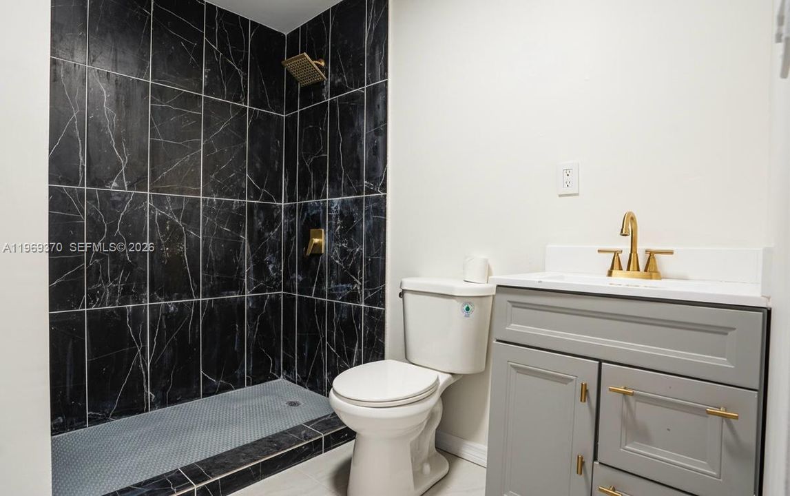 En Venta: $474,500 (4 camas, 2 baños, 1578 Pies cuadrados)