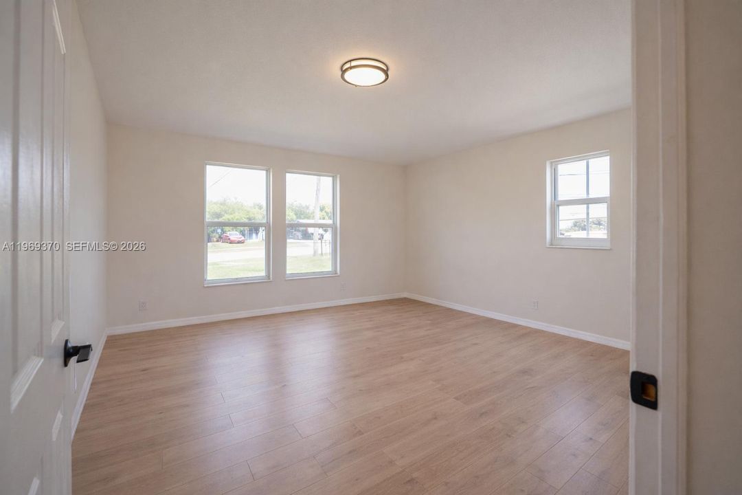 En Venta: $474,500 (4 camas, 2 baños, 1578 Pies cuadrados)