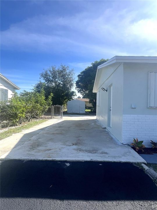 Activo con contrato: $375,000 (3 camas, 1 baños, 1100 Pies cuadrados)