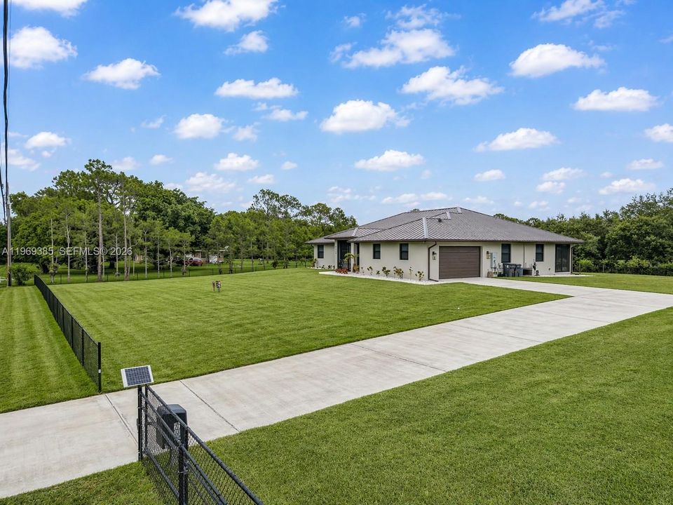 En Venta: $1,224,900 (5 camas, 3 baños, 2766 Pies cuadrados)