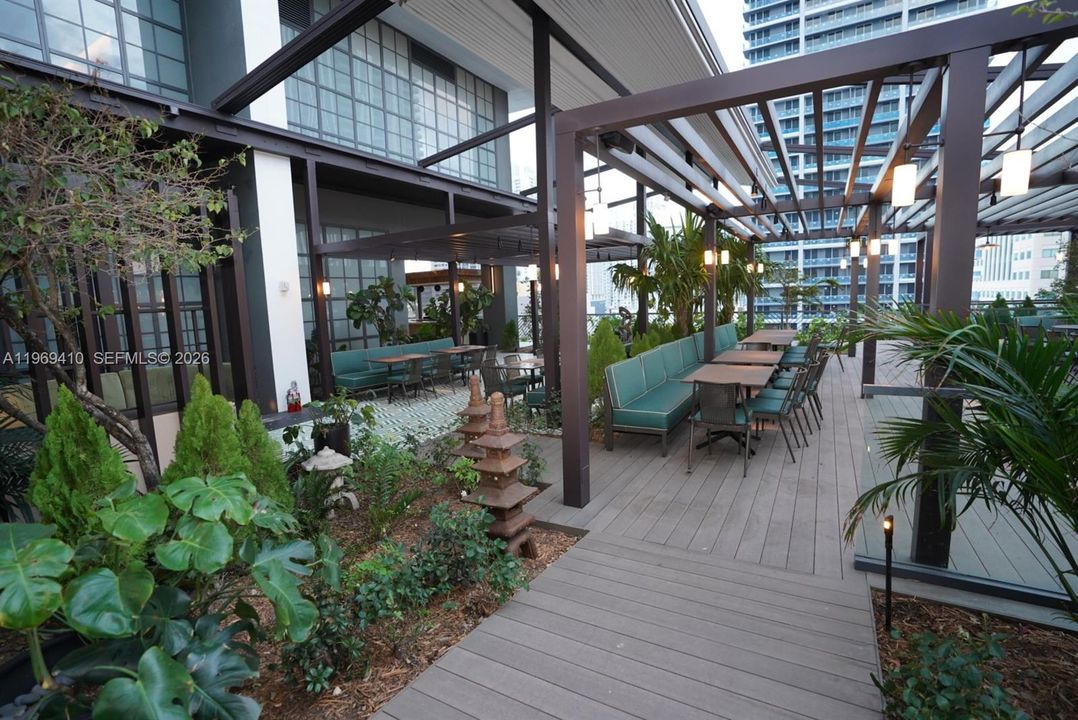 For Sale: $442,900 (1 beds, 1 baths, 505 Square Feet)