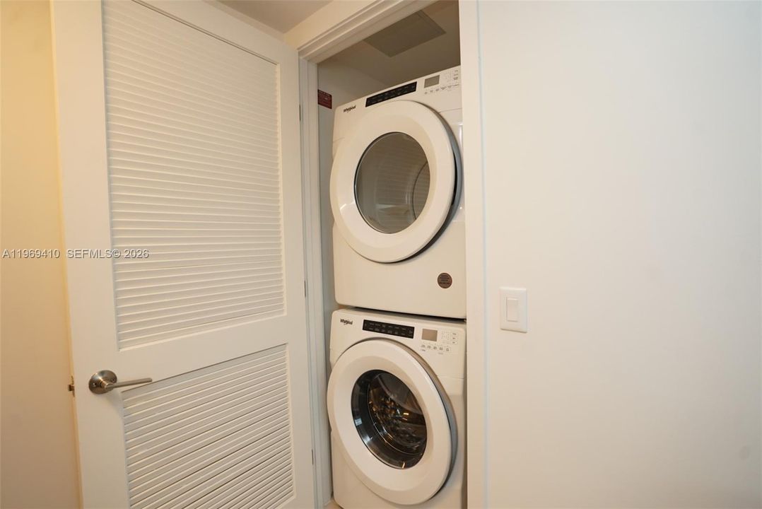 For Sale: $442,900 (1 beds, 1 baths, 505 Square Feet)