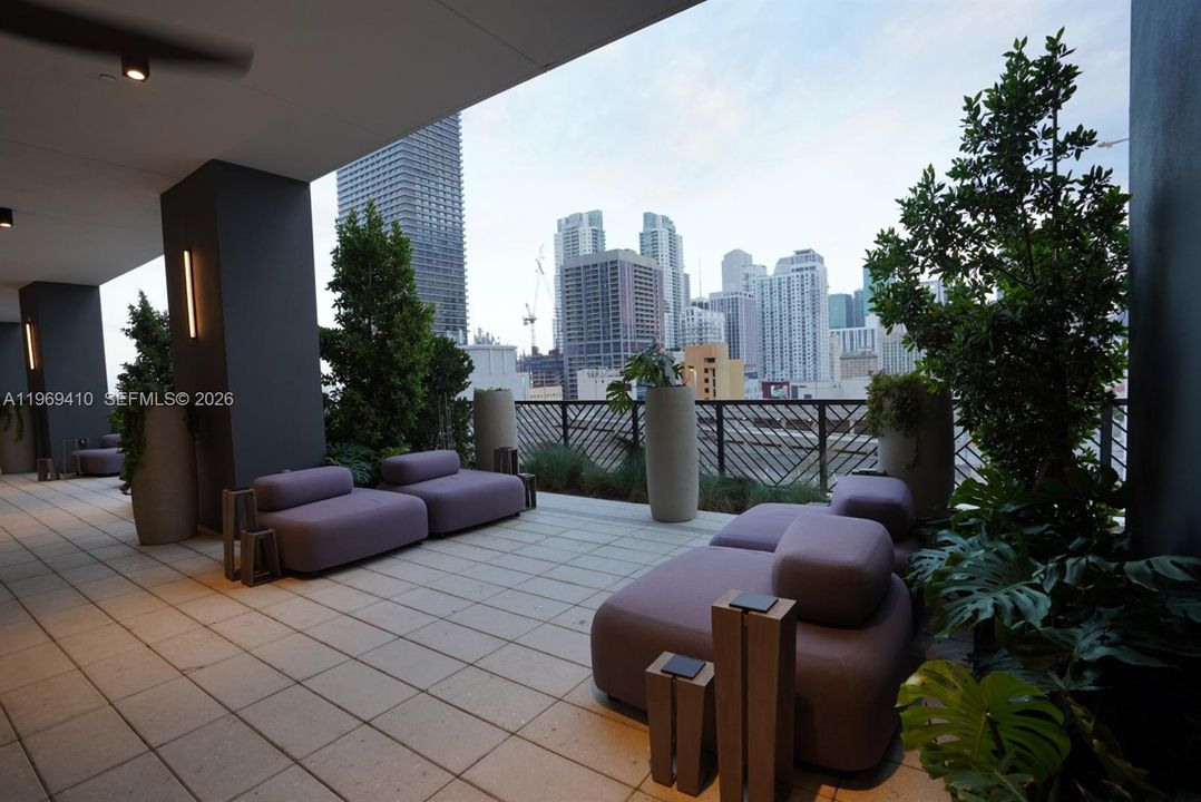 For Sale: $442,900 (1 beds, 1 baths, 505 Square Feet)