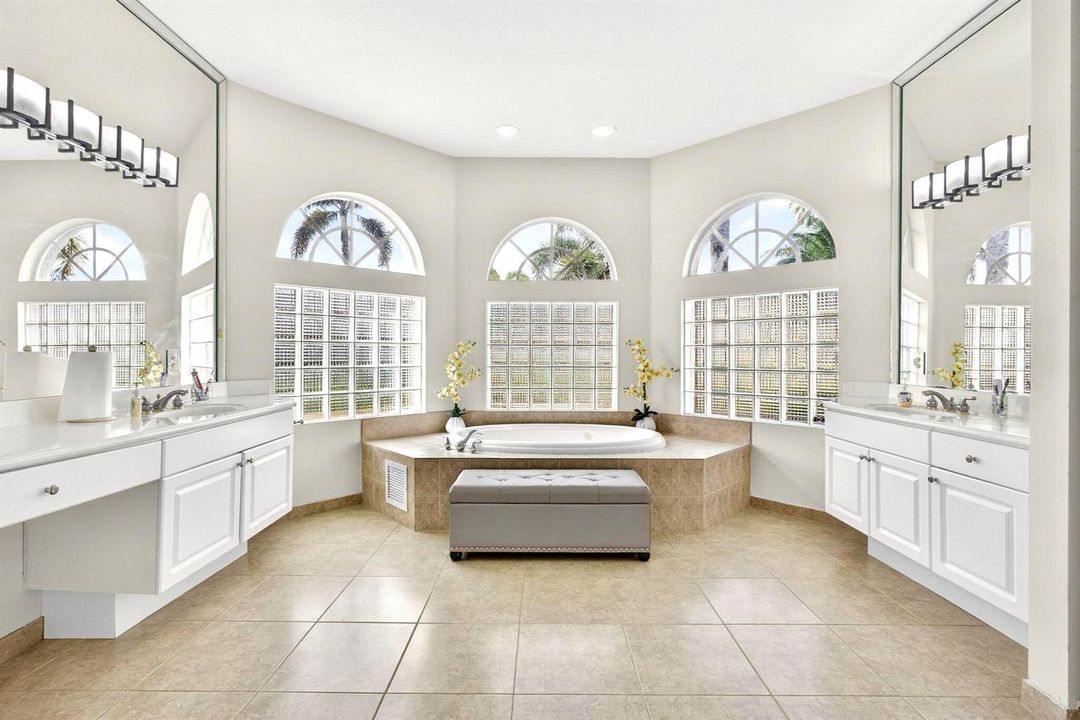 Master Bathrom