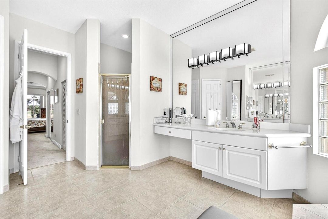 Master Bathrom