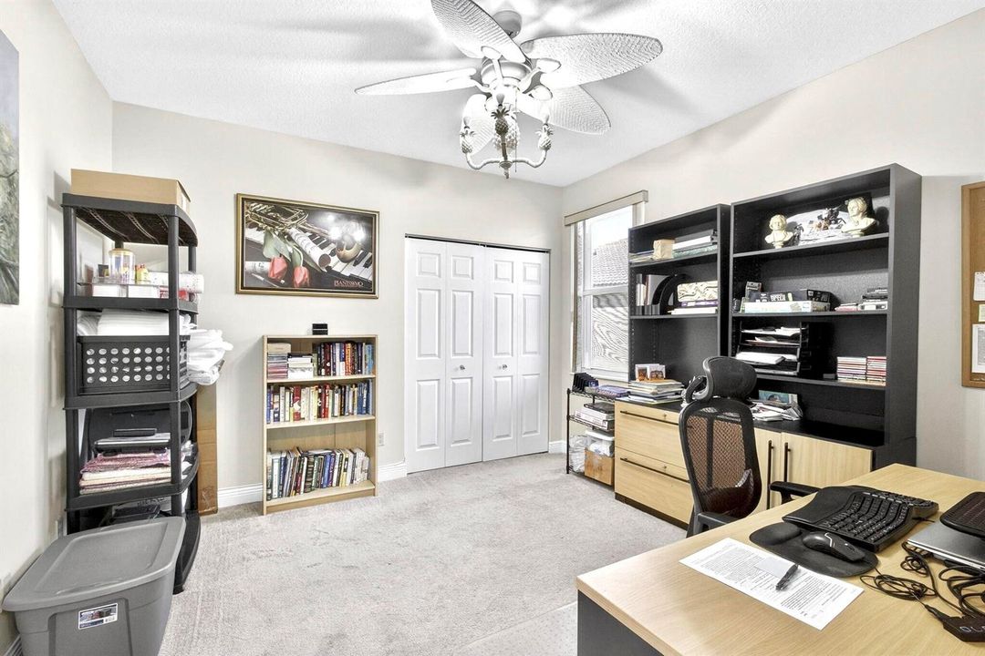 Bedroom/Office