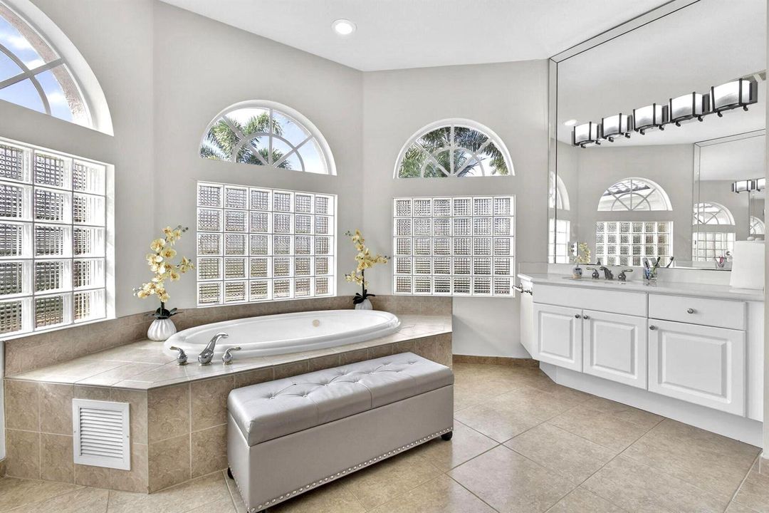 Master Bathrom