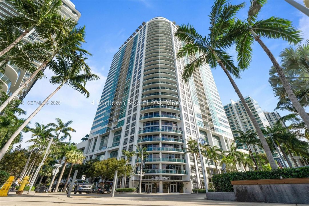 待售: $394,999 (1 贝兹, 1 浴室, 711 平方英尺)