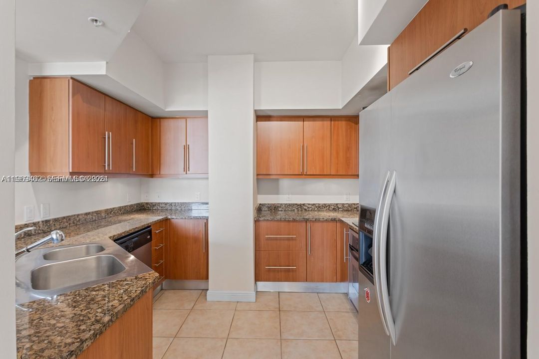 En Venta: $525,000 (2 camas, 2 baños, 1020 Pies cuadrados)