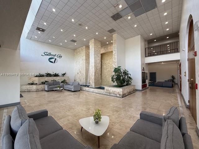 На продажу: $266,000 (2 спален, 2 ванн, 1070 Квадратных фут)
