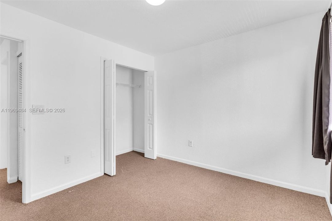 На продажу: $284,000 (3 спален, 2 ванн, 1302 Квадратных фут)