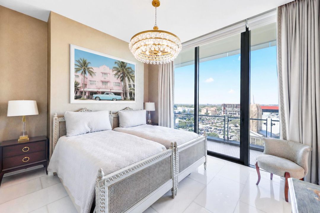 Guest Bedroom - Artwork Virtually added