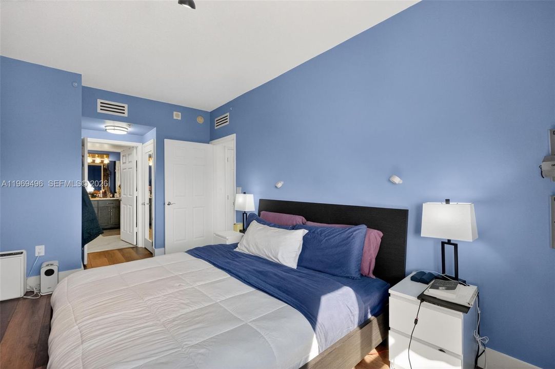 En Venta: $695,000 (3 camas, 2 baños, 1329 Pies cuadrados)